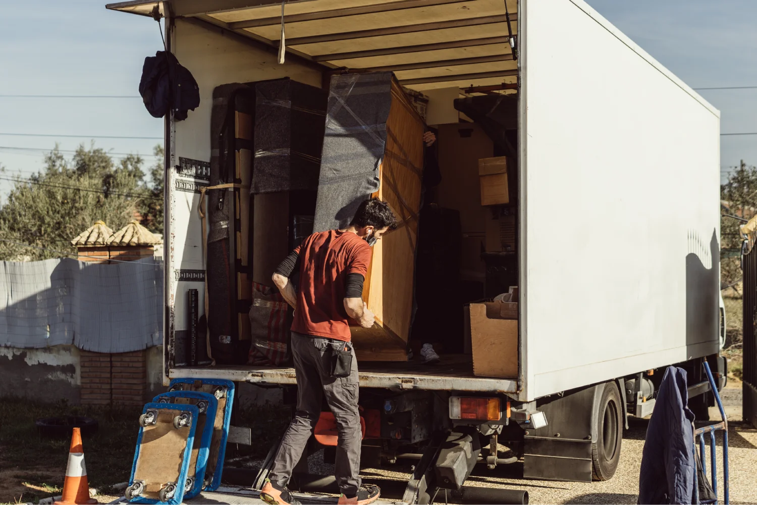 Portes y transporte de mercancías: soluciones rápidas para particulares y empresas